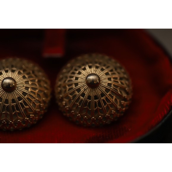 Mid-Century, 1960s Vintage Birdcage Brass Toned Clip Earrings - Picture 3 of 6